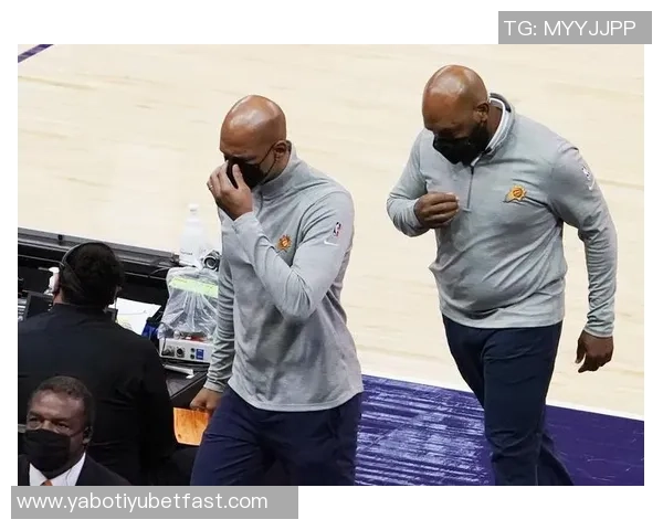 蒙蒂对布克表现赞赏期待外界关注他的成长与贡献